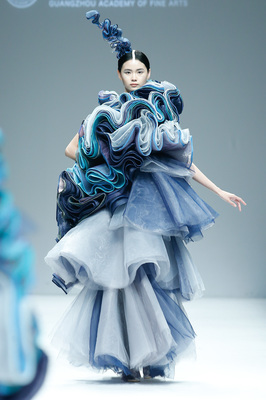 广州美术学院工业设计学院2019届服装专业优秀毕业作品于中国国际大学生时装周绽放风采